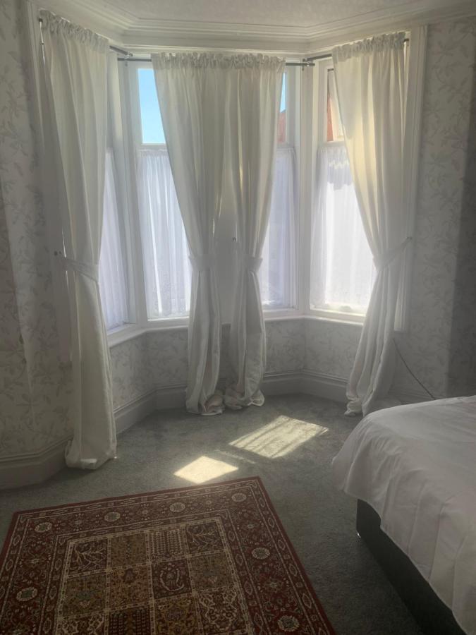 Hotel Macleods Blackpool Esterno foto